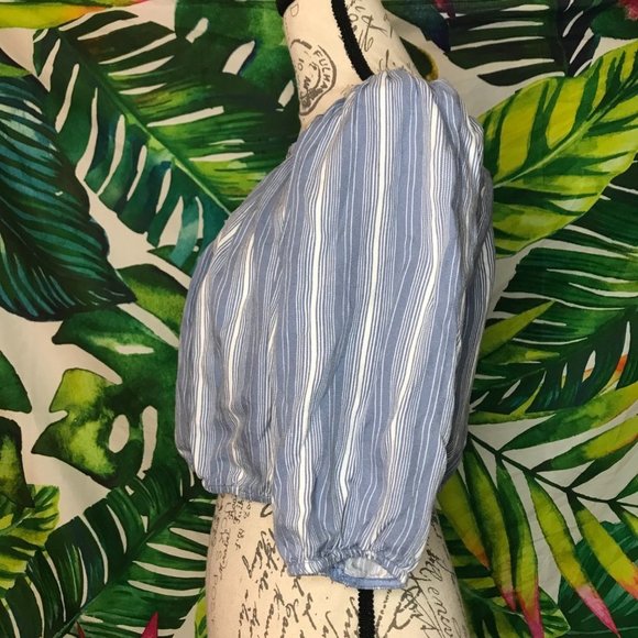 EUC $34 Hollister Medium Blue Stripe Off Shoulder Mid Sleeve Summer Crop Top - Picture 4 of 6